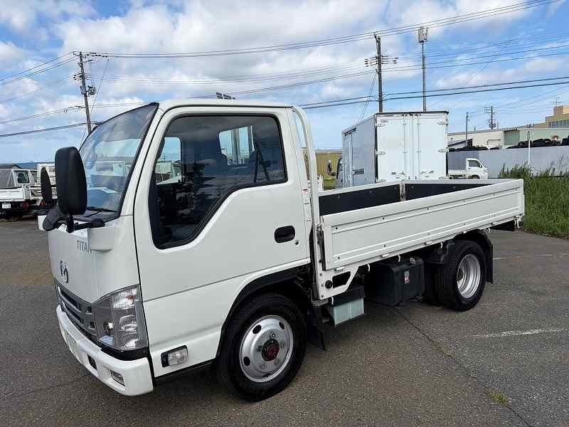 ◆新着車輌のお知らせ◆ 令和3年 タイタン 平ボディー