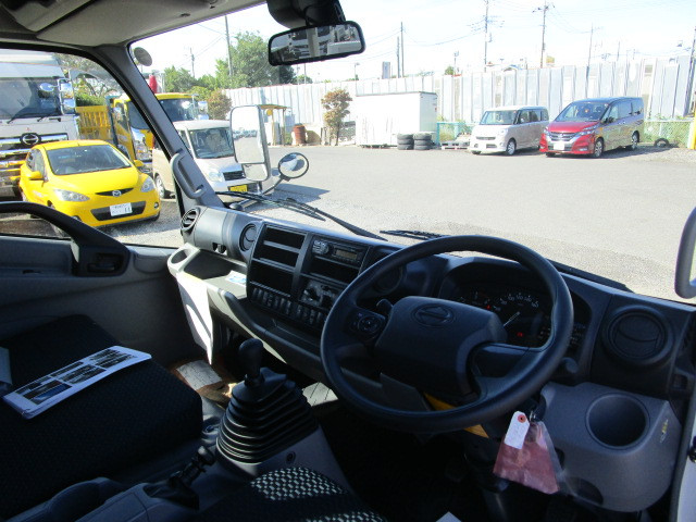 日野 デュトロ 2KG-XZU712M(2WD)の写真9