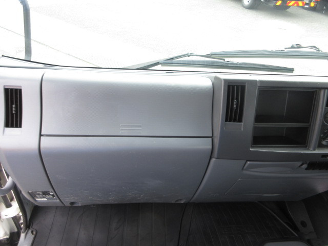 いすゞ フォワード 2PG-FRR90S1(2WD)の写真19