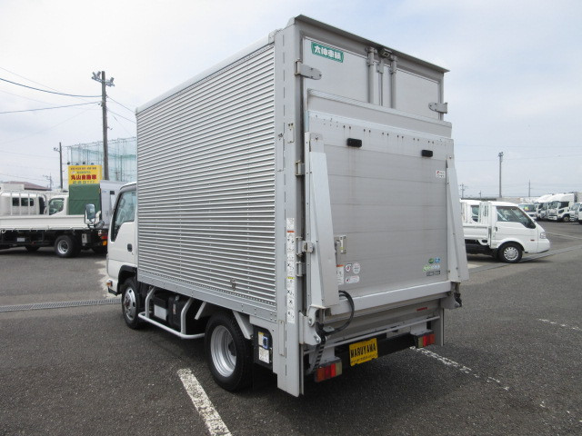 いすゞ エルフ 2RG-NKS88AN(4WD)の写真3
