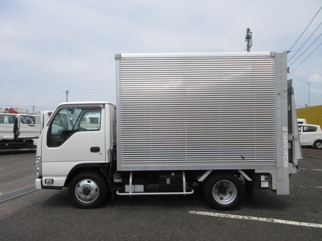 いすゞ エルフ 2RG-NKS88AN(4WD)の写真5