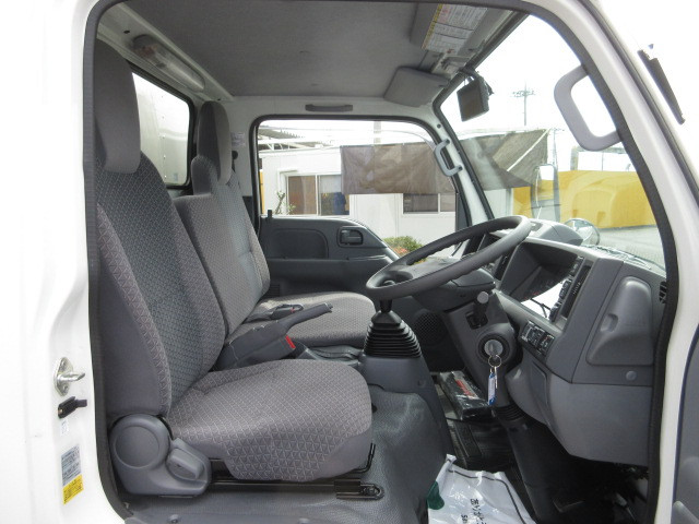 いすゞ エルフ 2RG-NKS88AN(4WD)の写真12