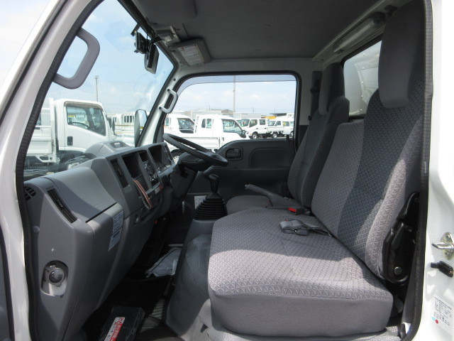 いすゞ エルフ 2RG-NKS88AN(4WD)の写真20