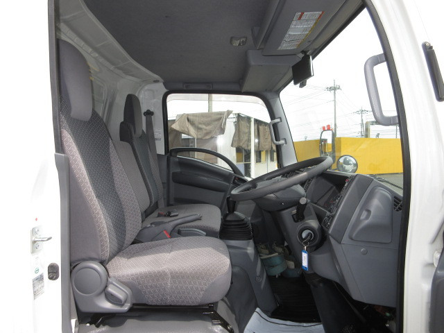 いすゞ エルフ TPG-NPR85AN(2WD)の写真13
