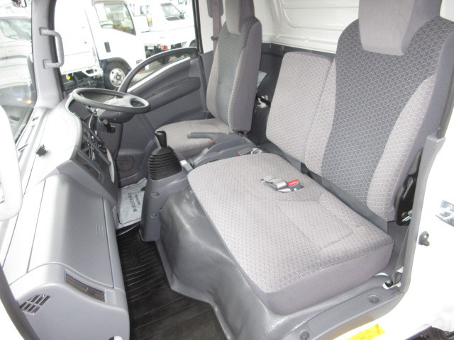 いすゞ エルフ TPG-NPR85AN(2WD)の写真20