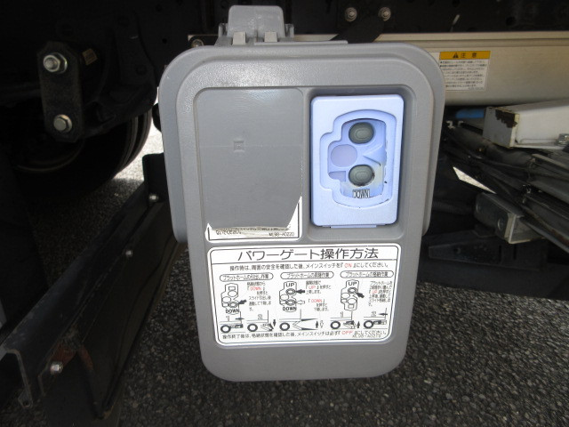 いすゞ エルフ TPG-NPR85AN(2WD)の写真40