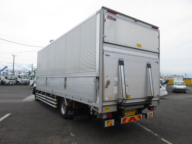 いすゞ フォワード 2RG-FTR90V2(2WD)の写真7