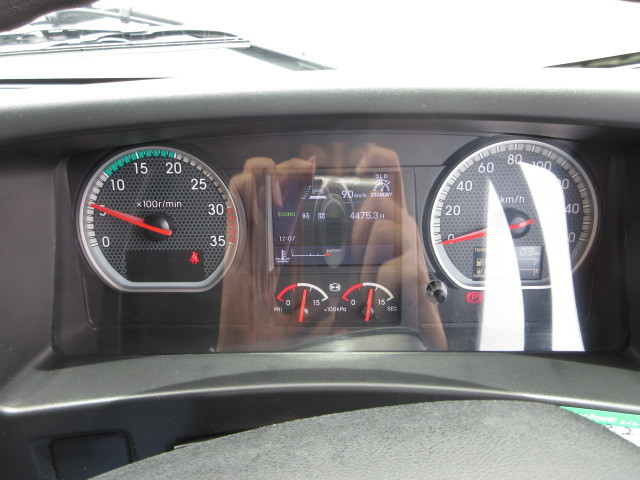 いすゞ フォワード 2RG-FTR90V2(2WD)の写真22