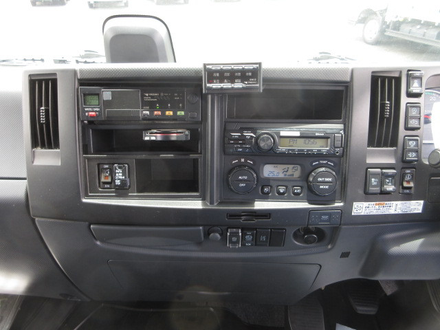 いすゞ フォワード 2RG-FTR90V2(2WD)の写真23