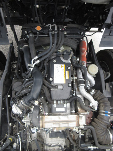 いすゞ フォワード 2RG-FTR90V2(2WD)の写真32