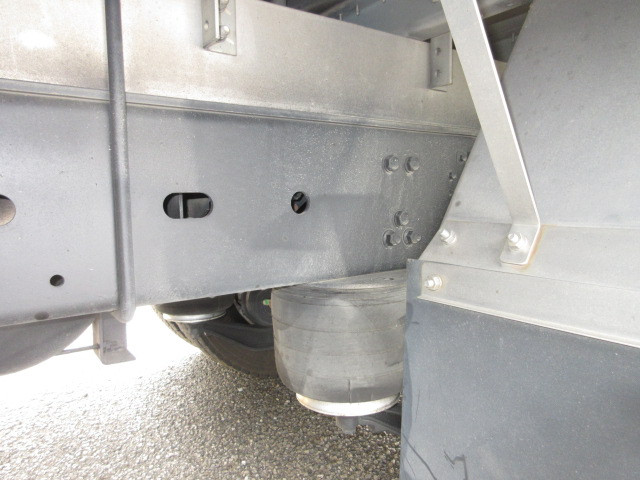 いすゞ フォワード 2RG-FTR90V2(2WD)の写真37