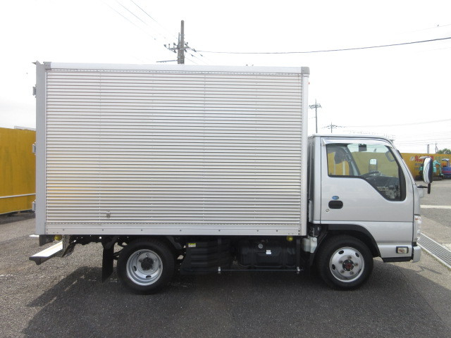 いすゞ エルフ TRG-NHS85AN(4WD)の写真6