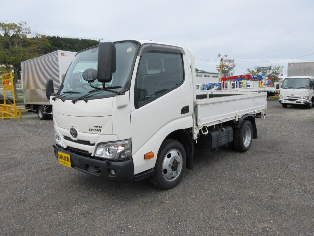トヨタ ダイナ 2DG-XZC675(4WD)の写真1