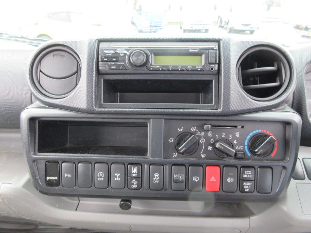 トヨタ ダイナ 2DG-XZC675(4WD)の写真16