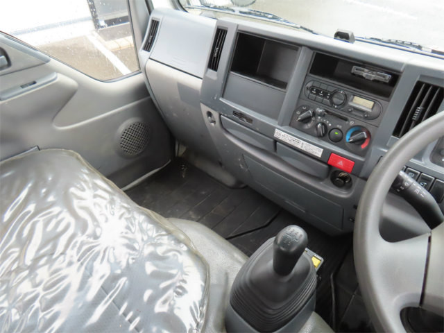 いすゞ エルフ TPG-NKR85AN(2WD)の写真17