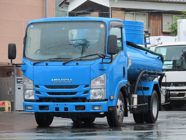 いすゞ エルフ 2RG-NMR88N(2WD)の写真1