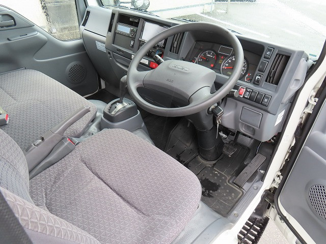 いすゞ エルフ TRG-NJR85A(2WD)の写真11