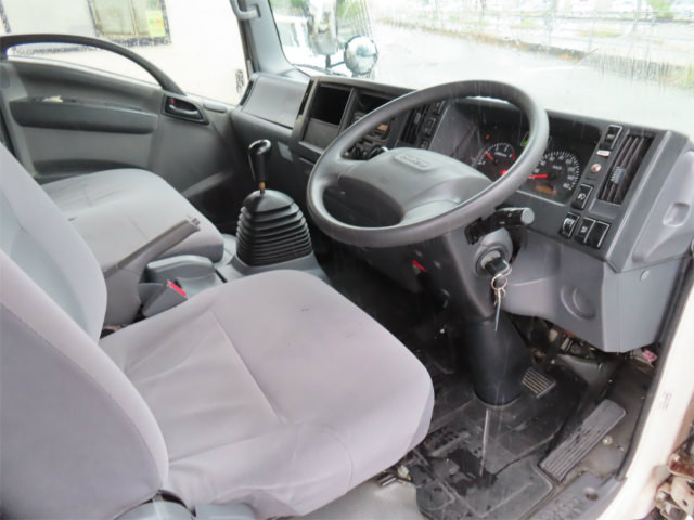 いすゞ エルフ TRG-NPR85AN(2WD)の写真4