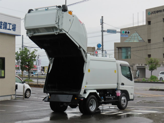 三菱 キャンター 2RG-FEAV0(2WD)の写真7