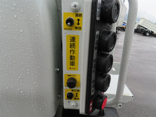 三菱 キャンター 2RG-FEAV0(2WD)の写真36