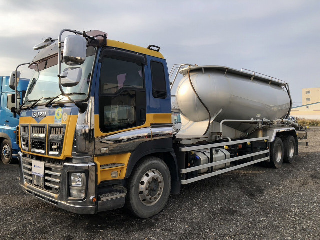 いすゞ ギガ QKG-CYY77A 6x4