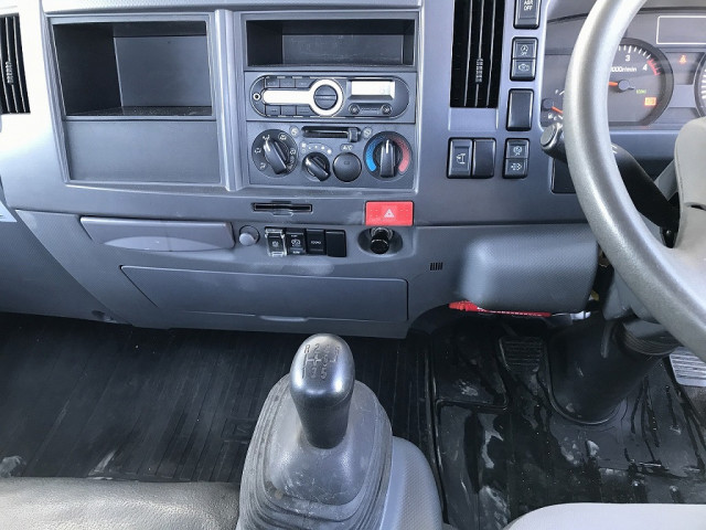 いすゞ エルフ TRG-NPR85AR(2WD)の写真23