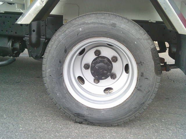 いすゞ エルフ TPG-NKS85AN(4WD)の写真10
