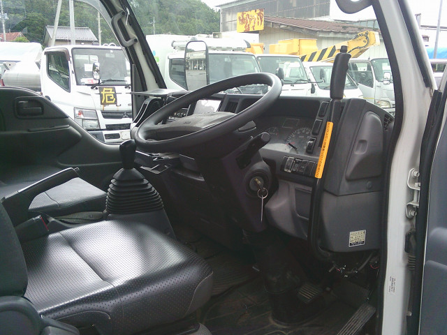 いすゞ エルフ TPG-NKS85AN(4WD)の写真28