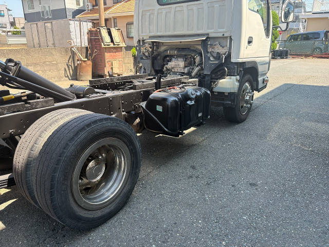 いすゞ エルフ TPG-NJR85AD(2WD)の写真24