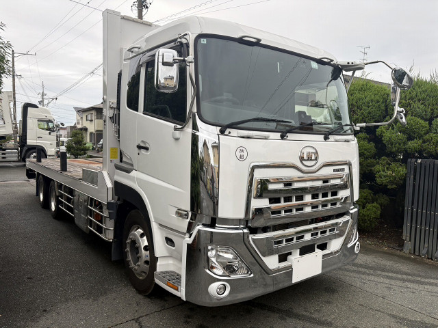 クオン 重機運搬車