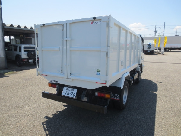 三菱 キャンター 2RG-FBA60(2WD)の写真4