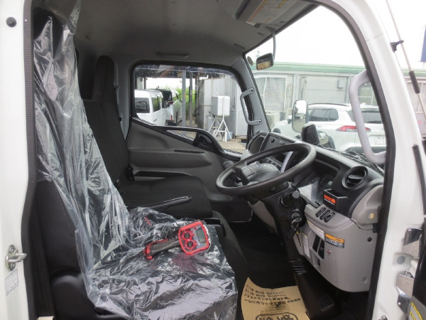 三菱 キャンター 2PG-FK62F(2WD)の写真14