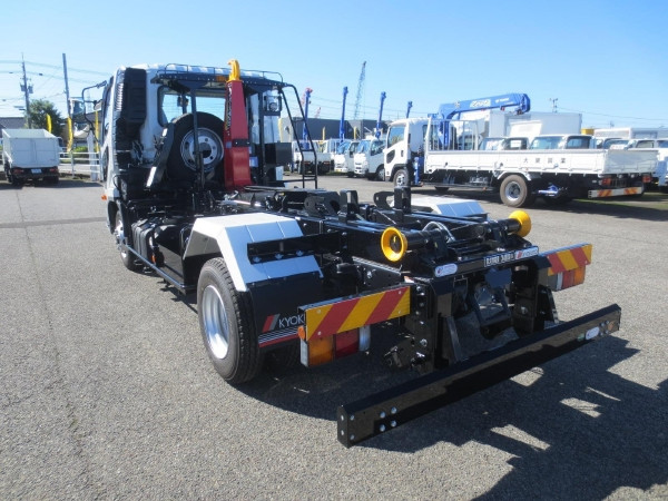 三菱 ファイター 2KG-FK72F(2WD)の写真5