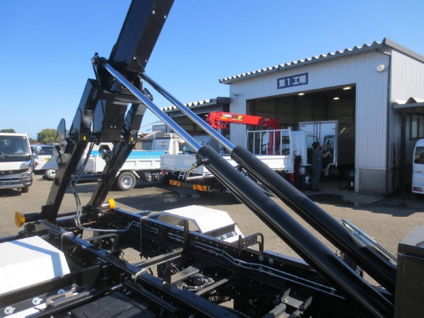 三菱 ファイター 2KG-FK72F(2WD)の写真13