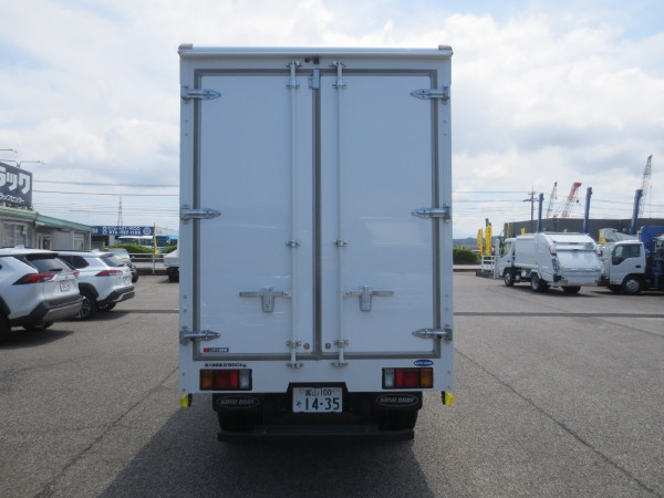 いすゞ エルフ 2TG-NMR88AM(2WD)の写真7