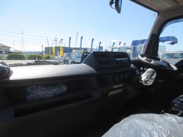 三菱 キャンター 2PG-FEB80(2WD)の写真16