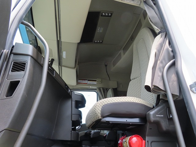 ボルボ FH トラクター 2KG-4K2TEA1(2WD)の写真20