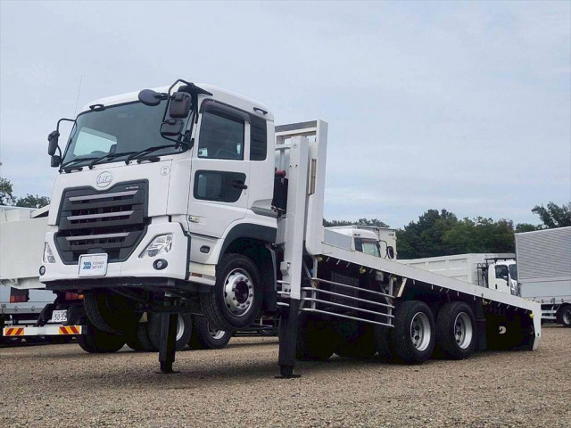 ＵＤ クオン 2PG-CW5BL 6x4