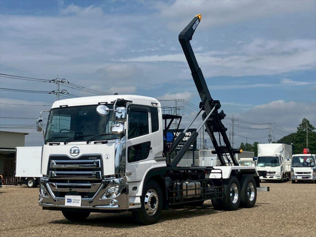 ＵＤ クオン 2RG-CW5EL 6x4