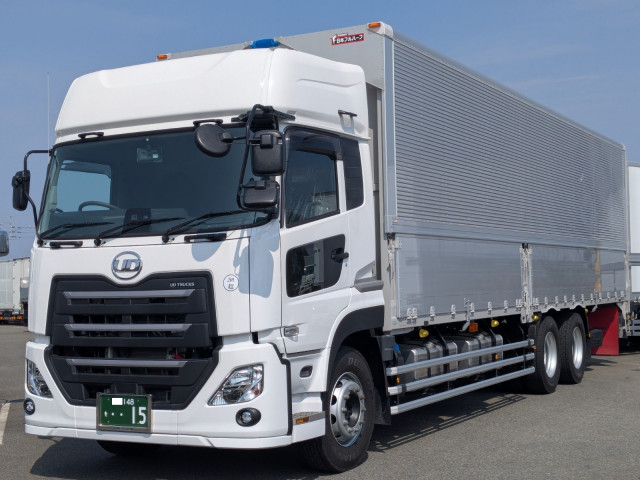 ケンクラフト 正和運輸 UD QUON海外仕様車GW33410ケース付き Quon 7MT | UD Trucks