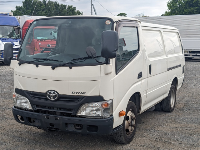 トヨタ ダイナ TKG-XZC605Vの写真1