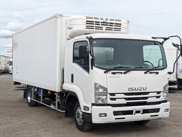 いすゞ フォワード TKG-FRR90S2(2WD)の写真3