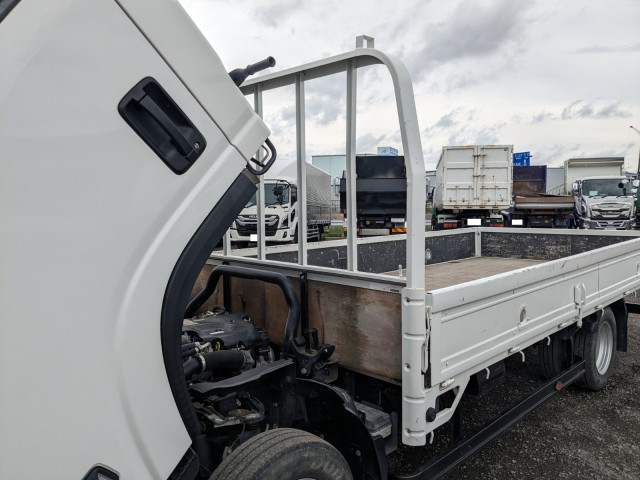 いすゞ エルフ TPG-NNR85AR(2WD)の写真32