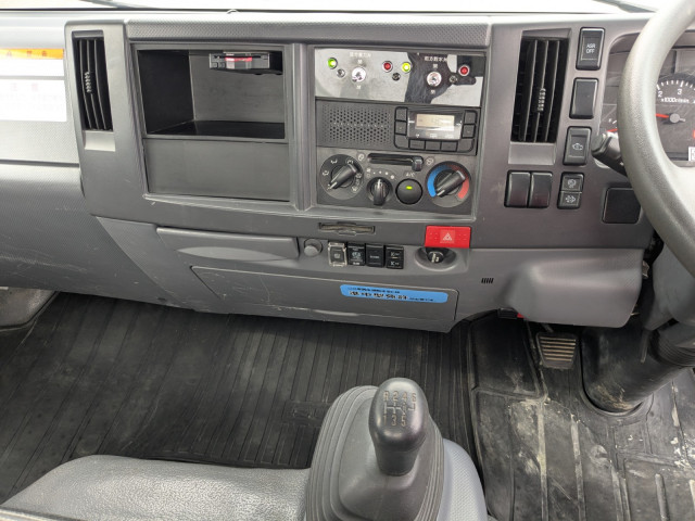 いすゞ エルフ TPG-NPR85N(2WD)の写真9
