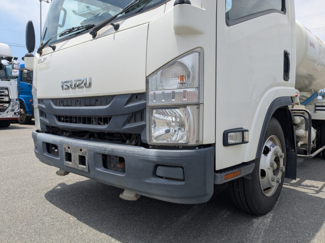 いすゞ エルフ 2PG-NPR88N(2WD)の写真36