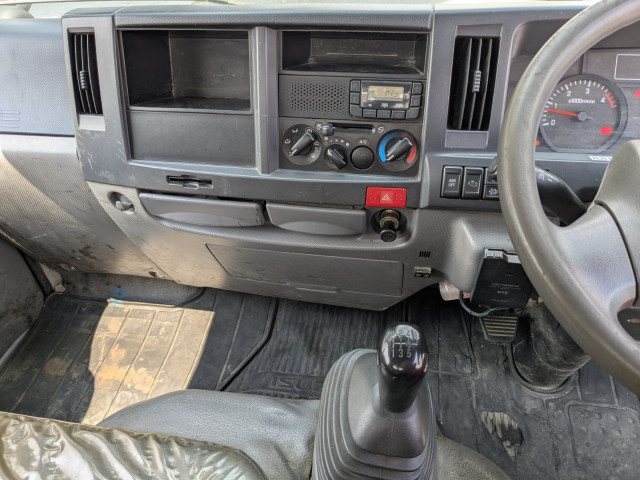 いすゞ エルフ TPG-NKR85AN(2WD)の写真11