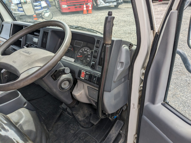 いすゞ エルフ TPG-NKR85AD(2WD)の写真9
