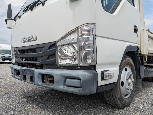 いすゞ エルフ TPG-NKR85AD(2WD)の写真46