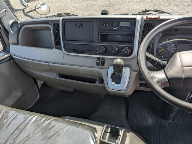 三菱 キャンター TPG-FEA50(2WD)の写真8