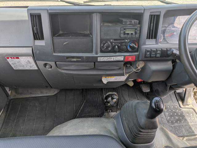 いすゞ エルフ TPG-NKR85AN(2WD)の写真28